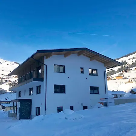 Franzerl Lägenhetshotell Tux